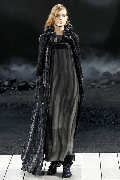 Look 49
